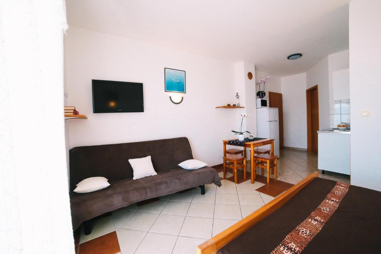 Villa Brigita 奥米什 外观 照片