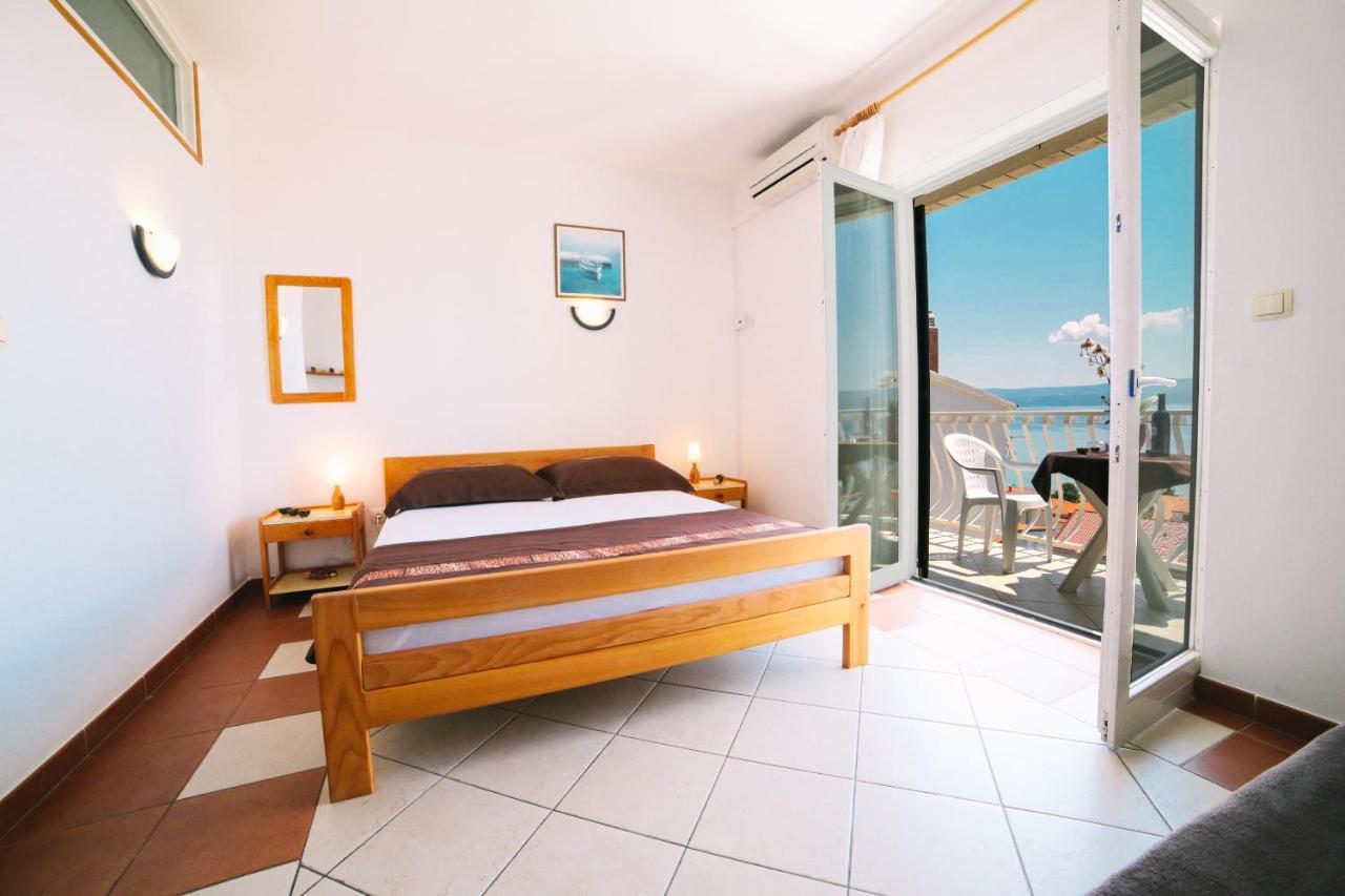 Villa Brigita 奥米什 外观 照片