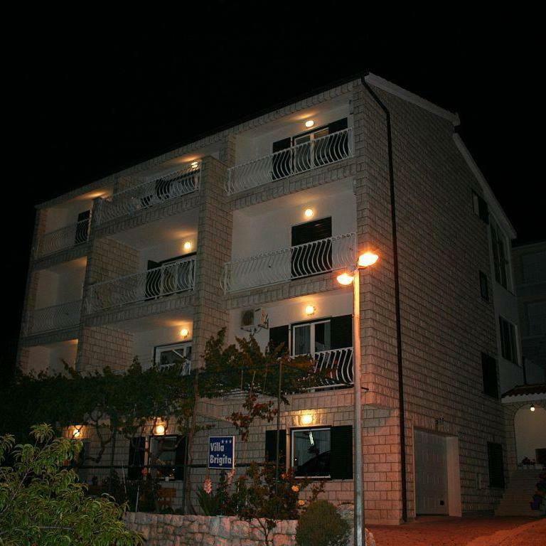 Villa Brigita 奥米什 外观 照片