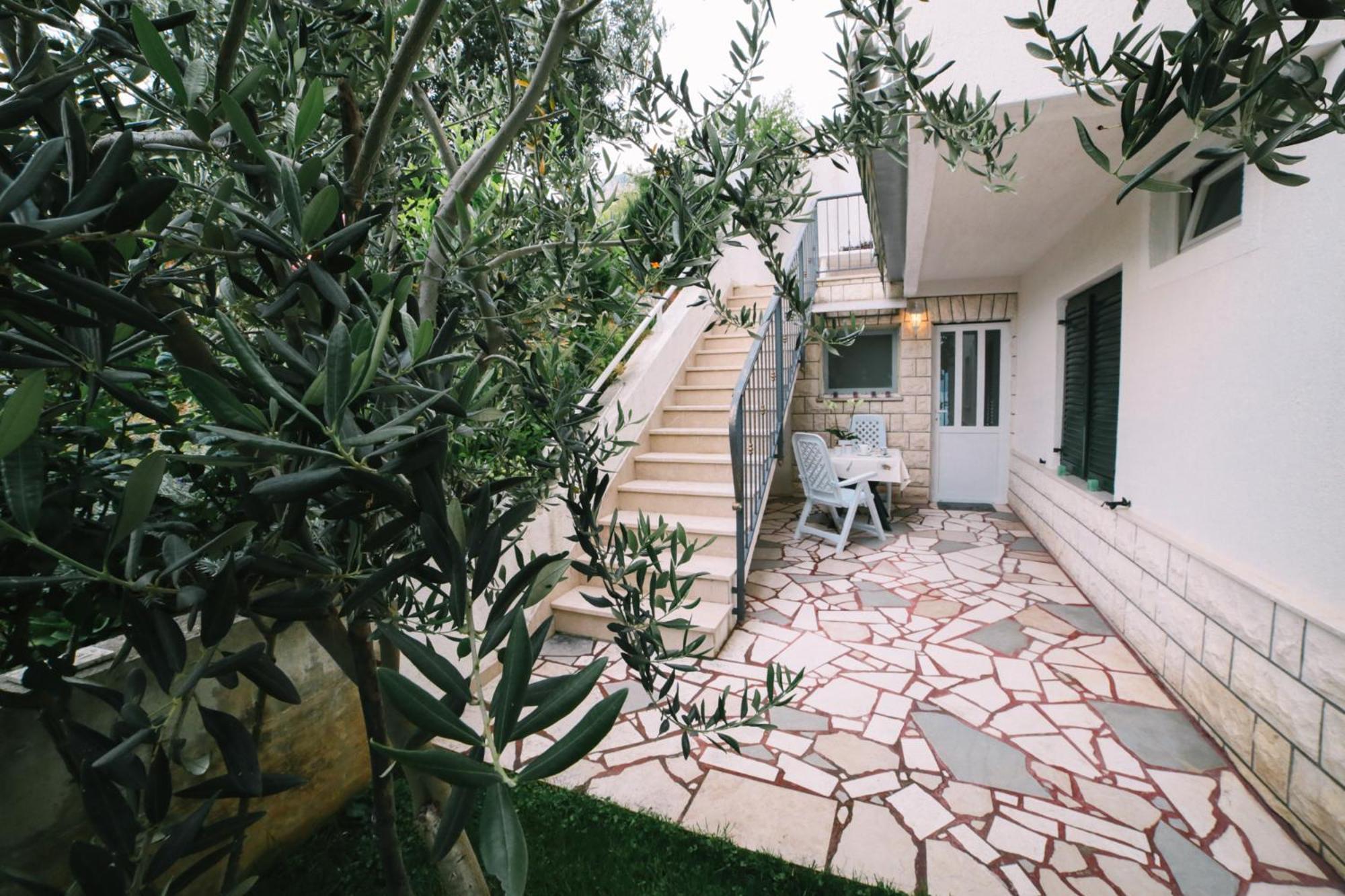 Villa Brigita 奥米什 外观 照片