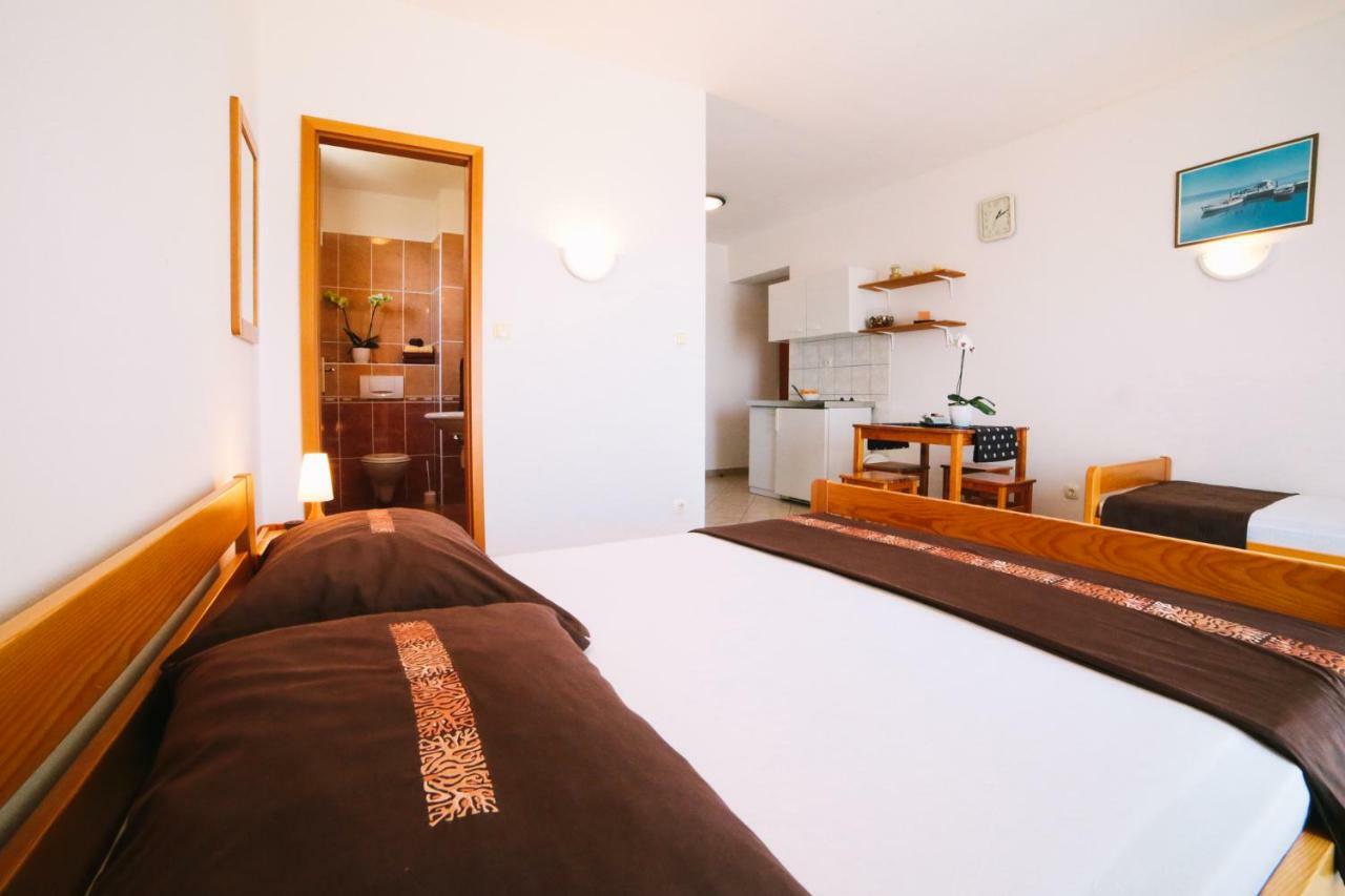 Villa Brigita 奥米什 外观 照片